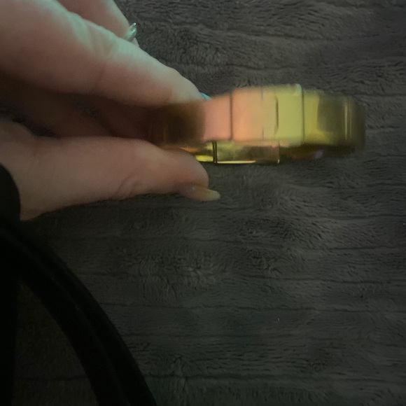 Michael Kors simple gold bracelet. - Picture 5 of 5